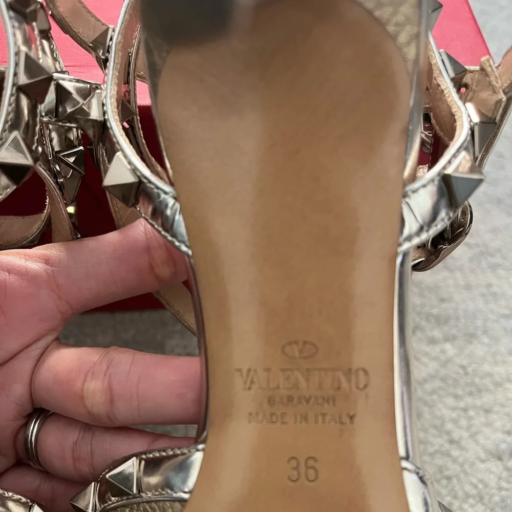 EUC Valentino Rockstud Pumps 65mm size 6 EU36 light gold - Picture 4 of 14